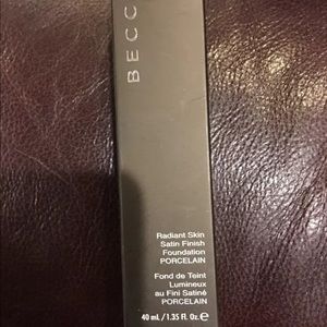 BECCA PORCELAIN Radiant Skin Satin Finish Foundati